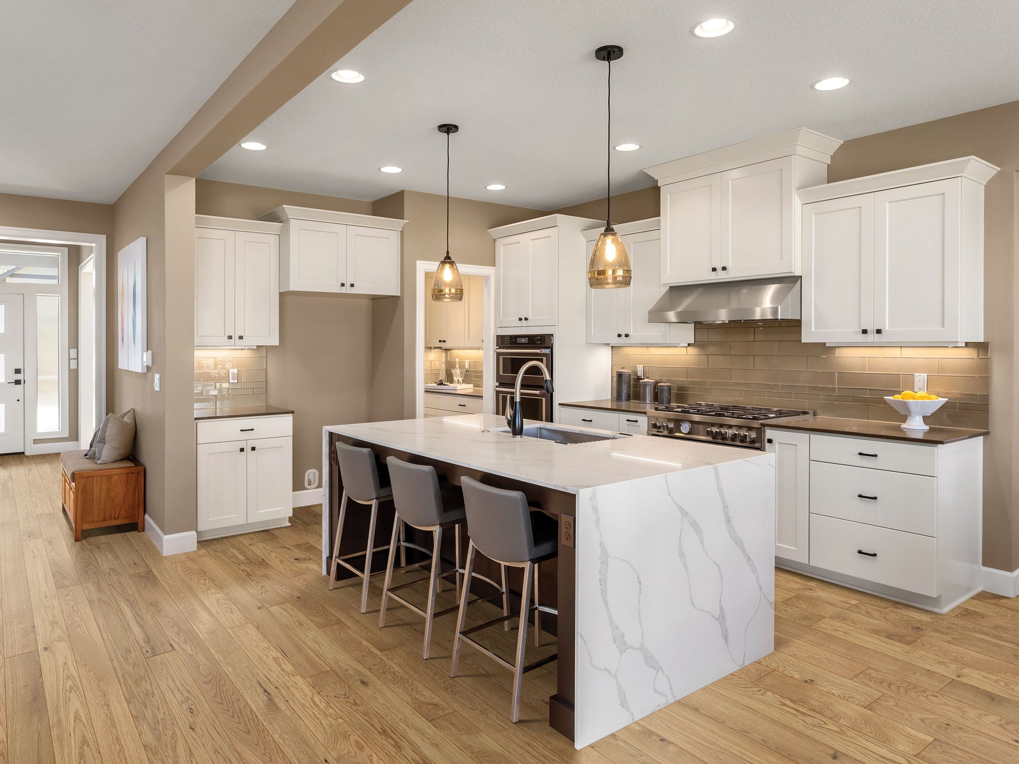 Paramount Solid Prefinished Classics Oak Natural