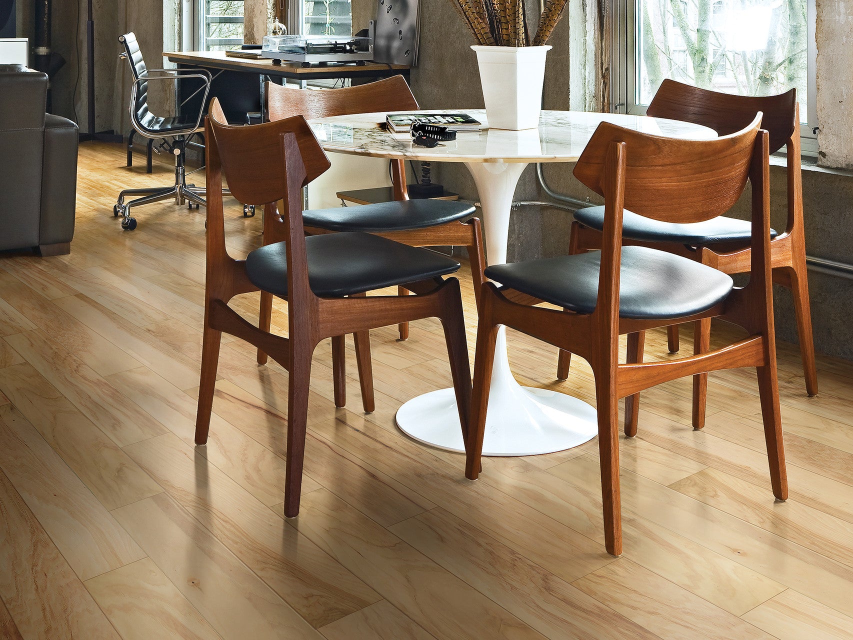 Paramount Engineered Hardwood Lake Shore Natural