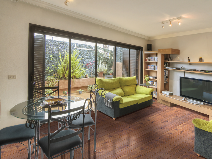 Paramount Solid Prefinished Mountain Heritage Whiskey Barrel